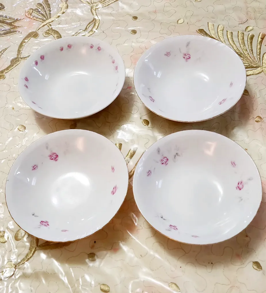 Set of 4 White Bowls with Floral Design thumbnail