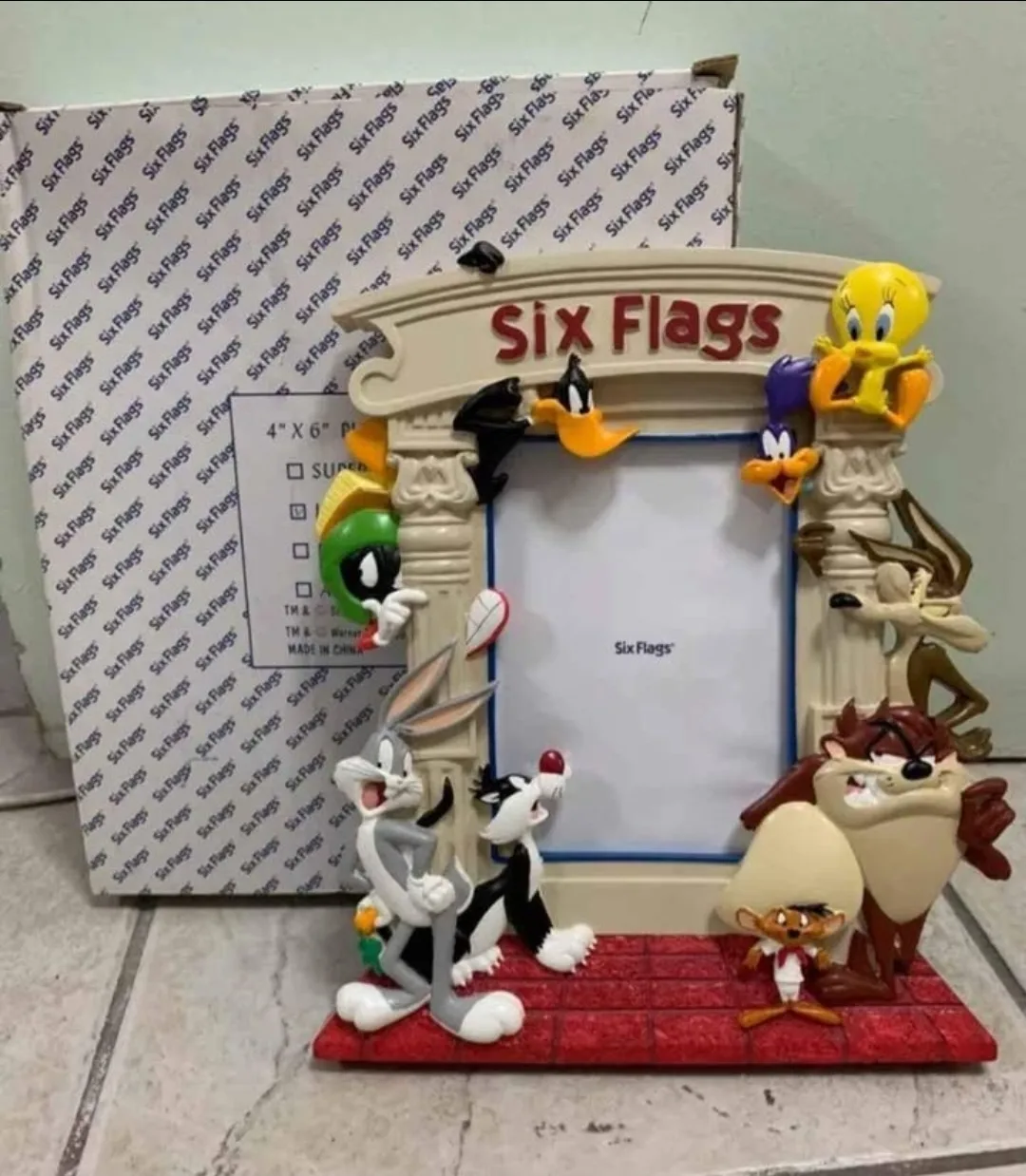 Vintage 1997 Six Flags Looney Tunes 3D Stand Up Picture Frame thumbnail