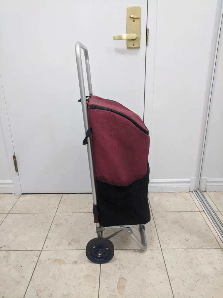 Maroon Rolling Cooler Bag image indicator(4)