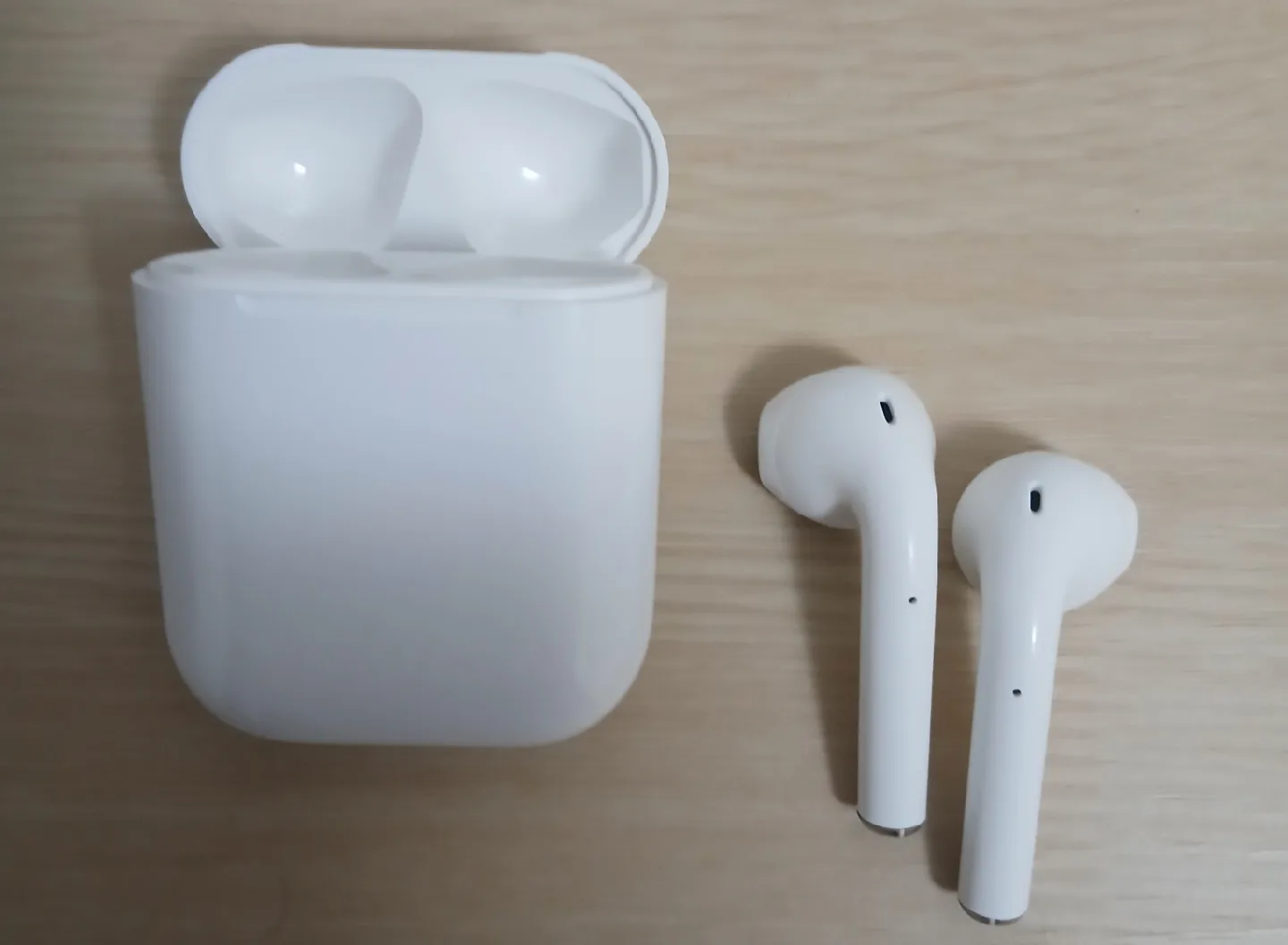 i12 TWS Wireless Earbuds image indicator(3)