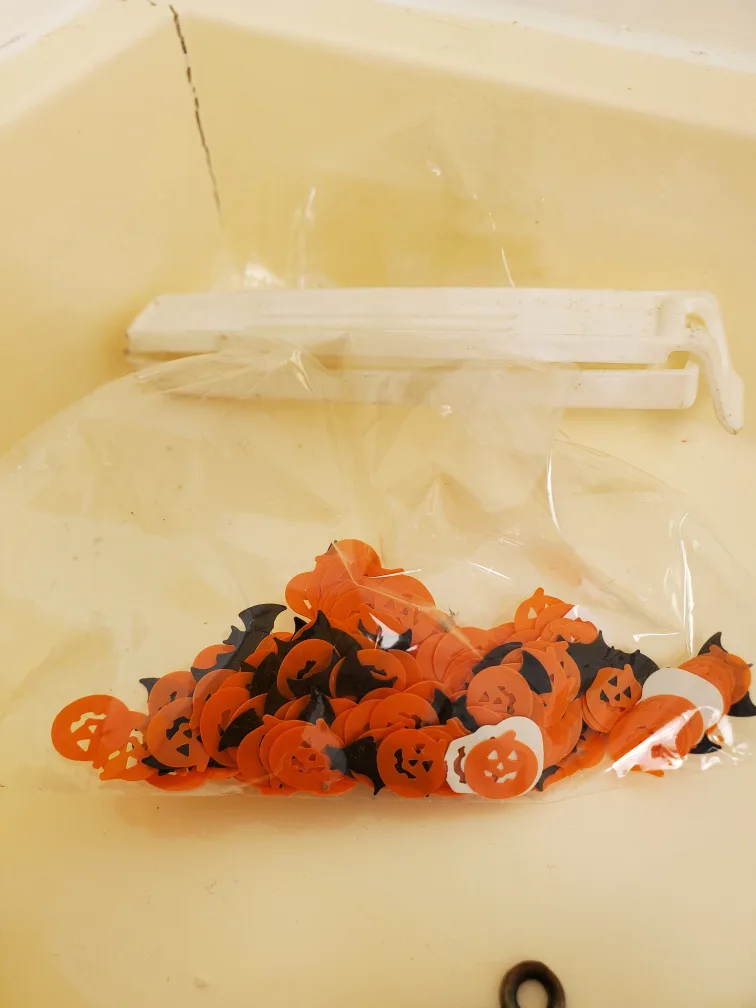 Free Halloween and Craft Supplies image indicator(2)