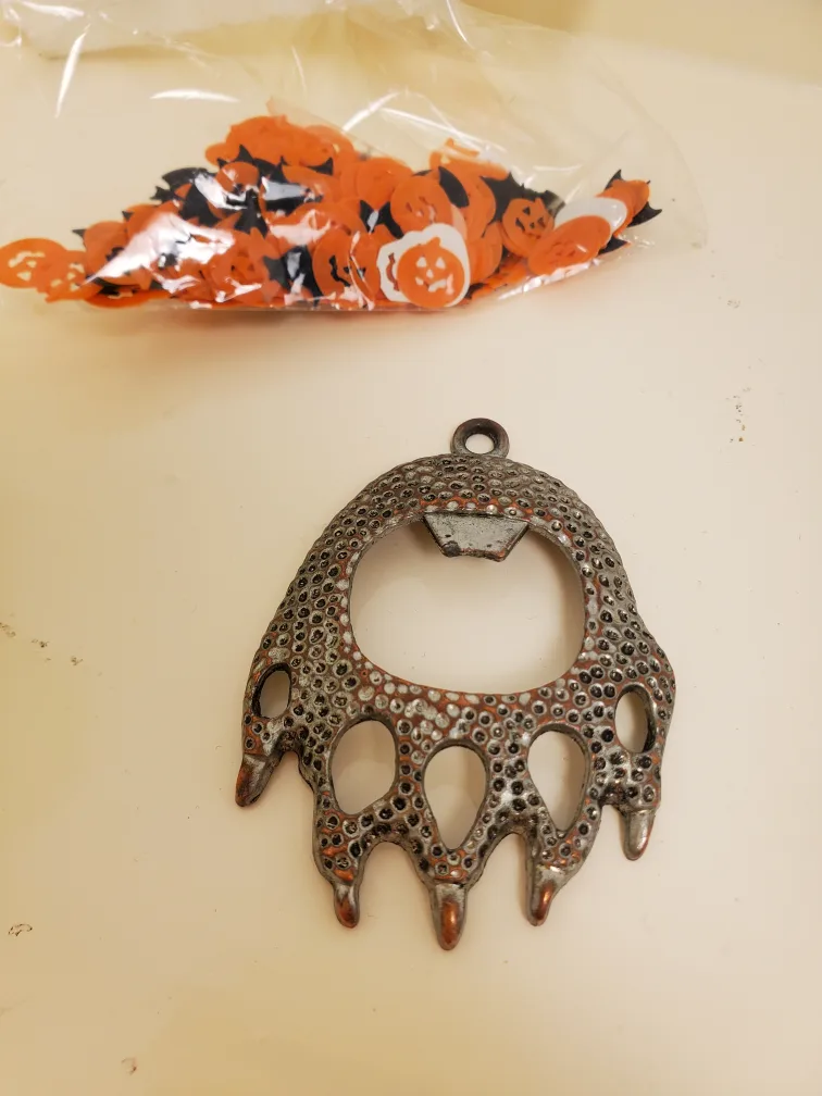 Free Halloween and Craft Supplies image indicator(3)