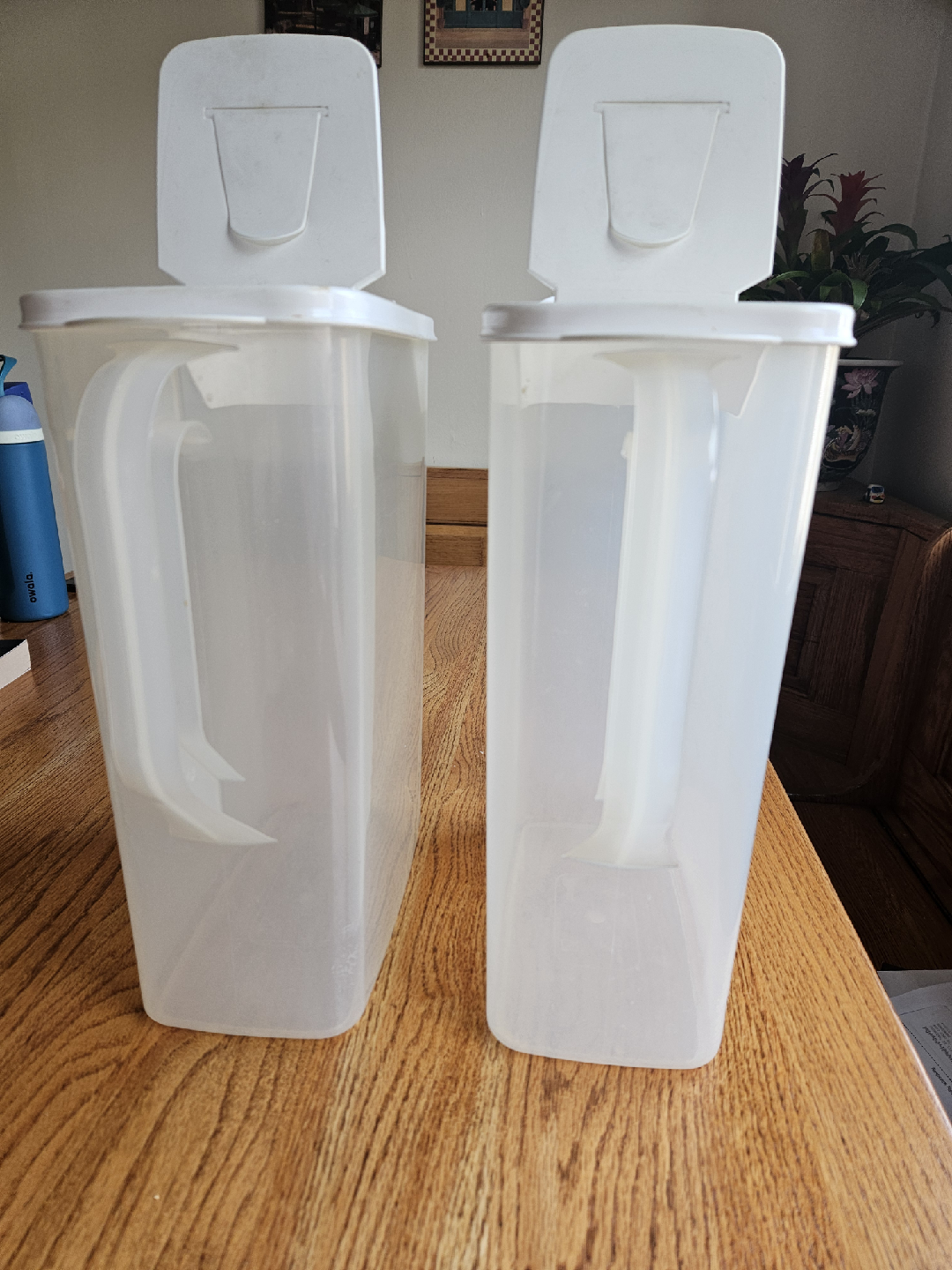 Rubbermaid cereal containers - photo 3