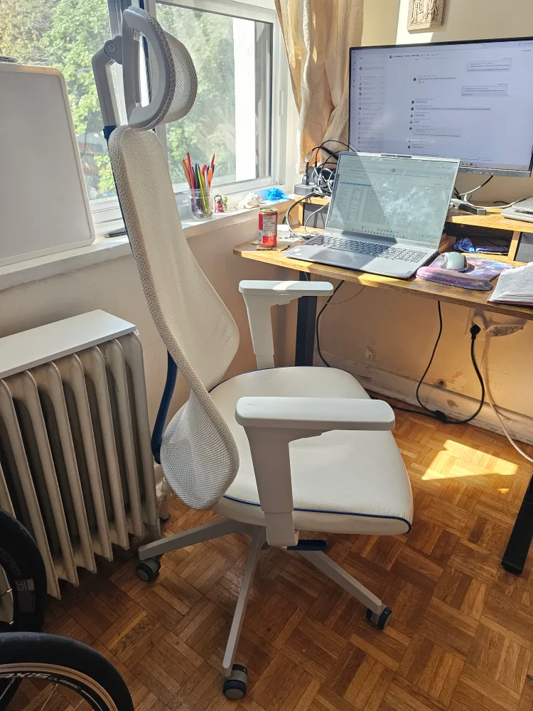 White Ergonomic Office Chair image indicator(2)