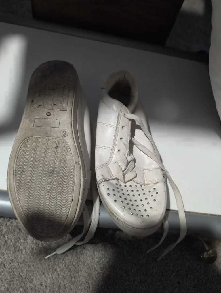 White Sneakers Size 6 thumbnail