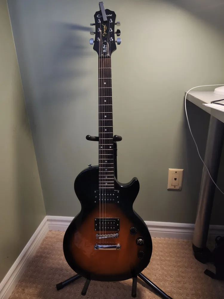 Epiphone Les Paul Special II w/capo and stand thumbnail