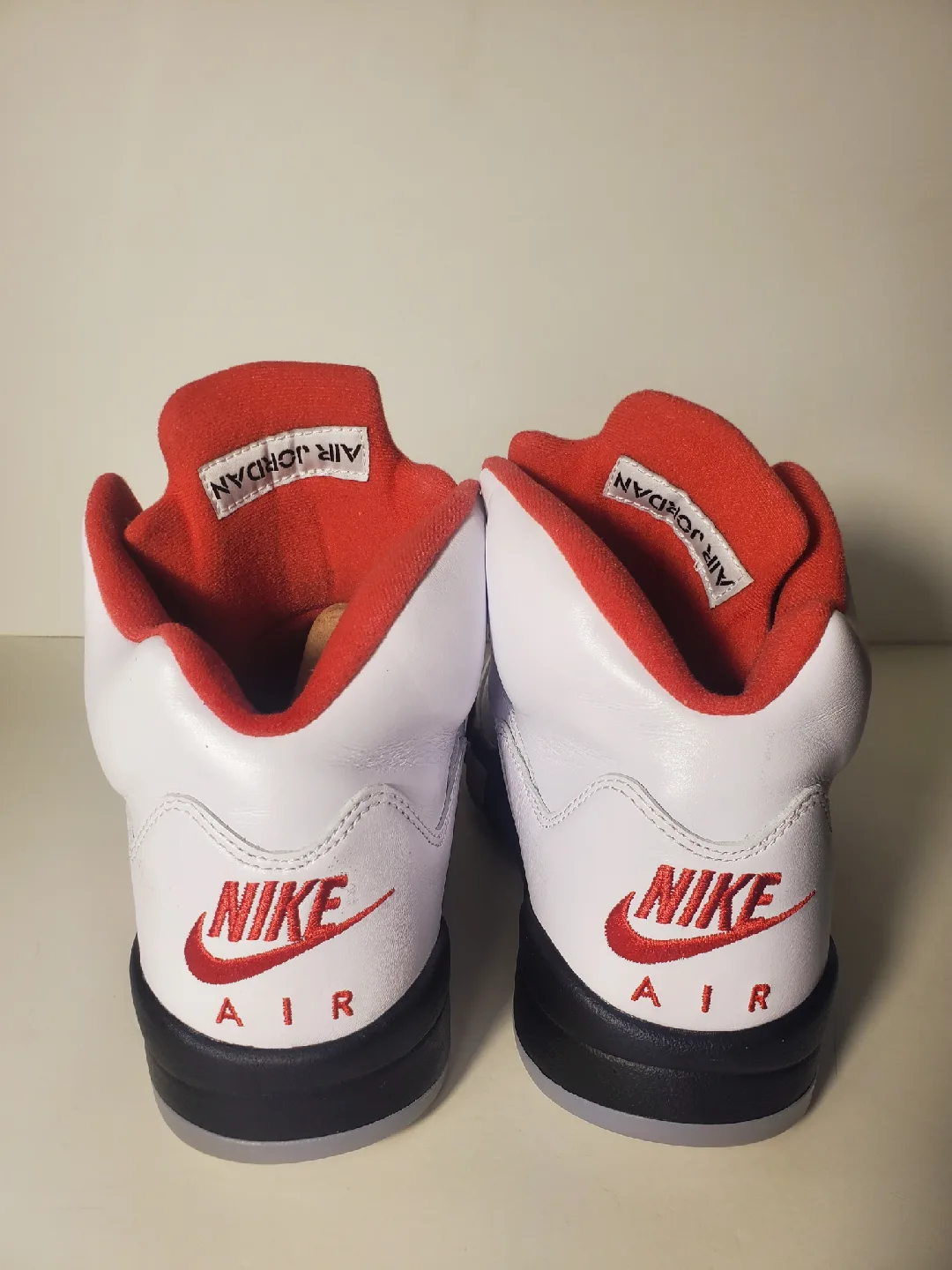 Jordan 5 Retro Fire Red Silver Tongue W/Box DA1911-102 Sz 10 image indicator(4)