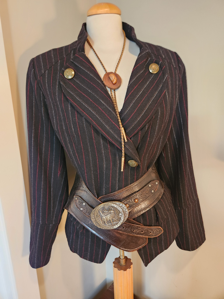 UNISEX Halloween find 4 PIRATES & scallywags!  BELT not for sale