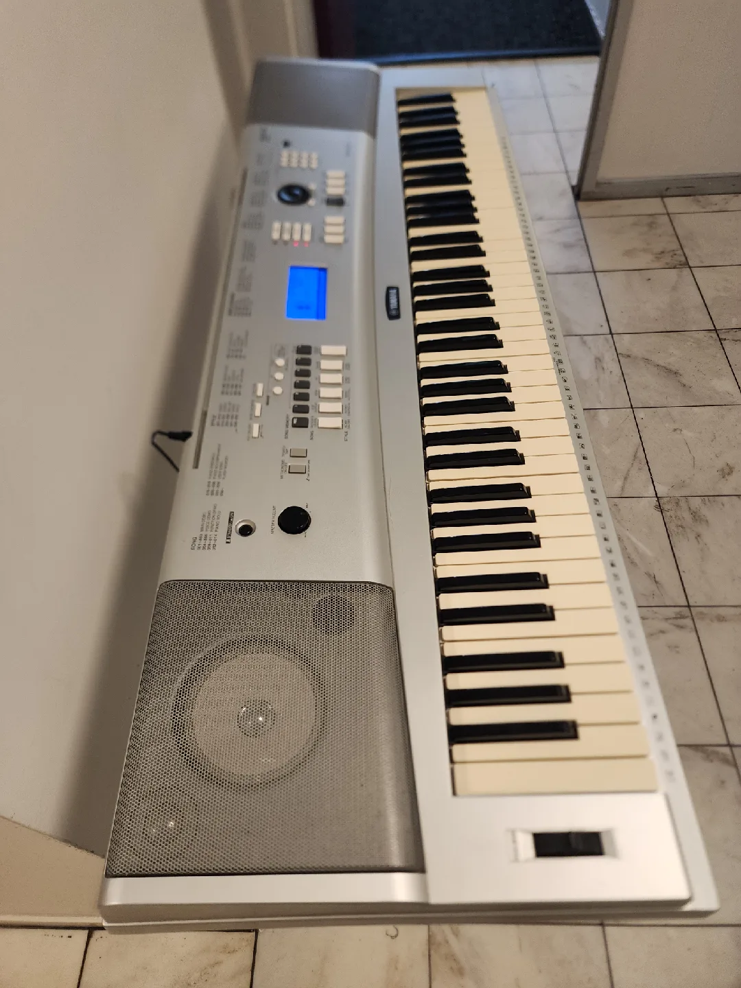 Yamaha DGX-220 Portable Grand Keyboard image indicator(4)