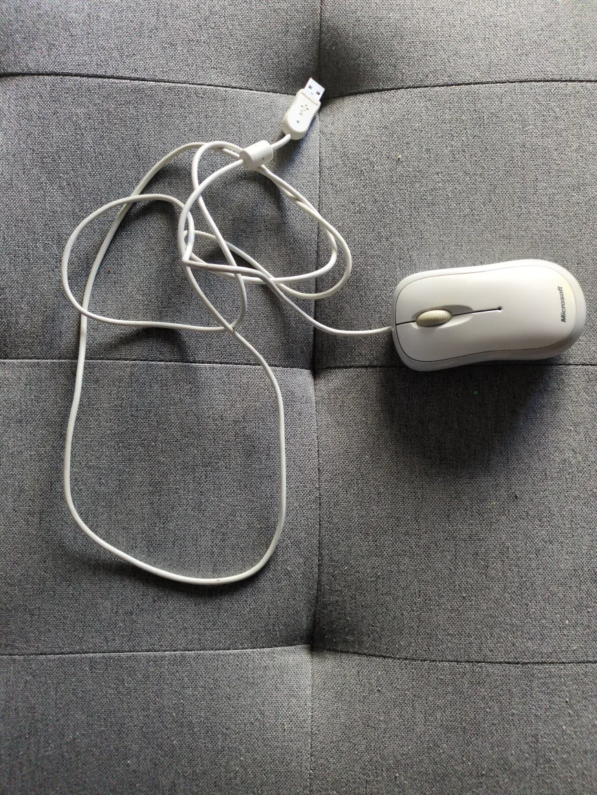 Microsoft White Wired Mouse thumbnail