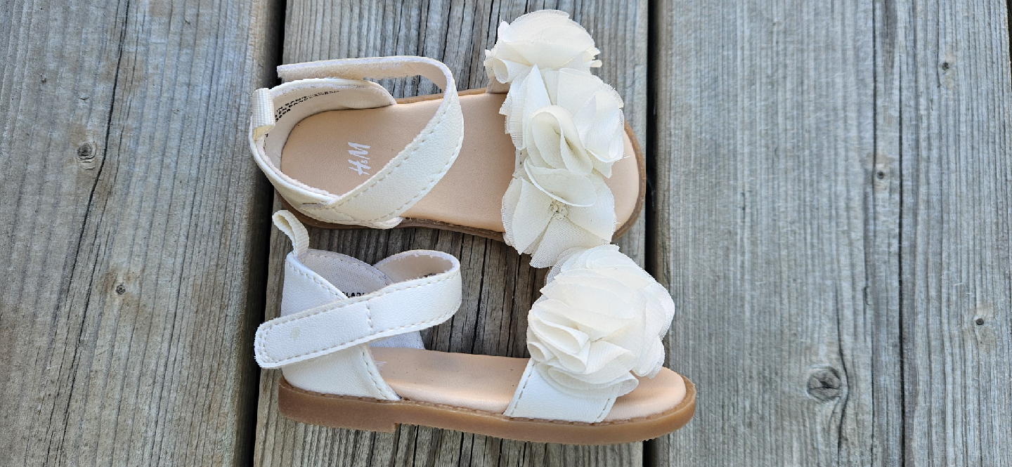 H&M White Floral Sandals size 5 - photo 2