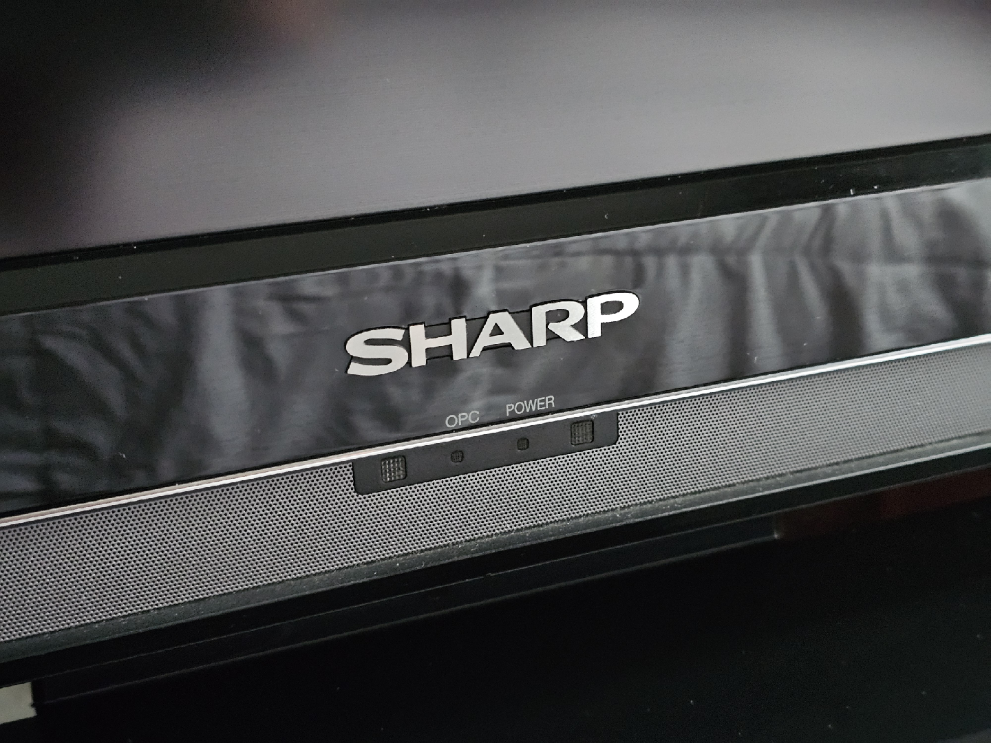 SHARP AQUOS LC-46D65U 43" 1080p LCD HDTV - photo 2