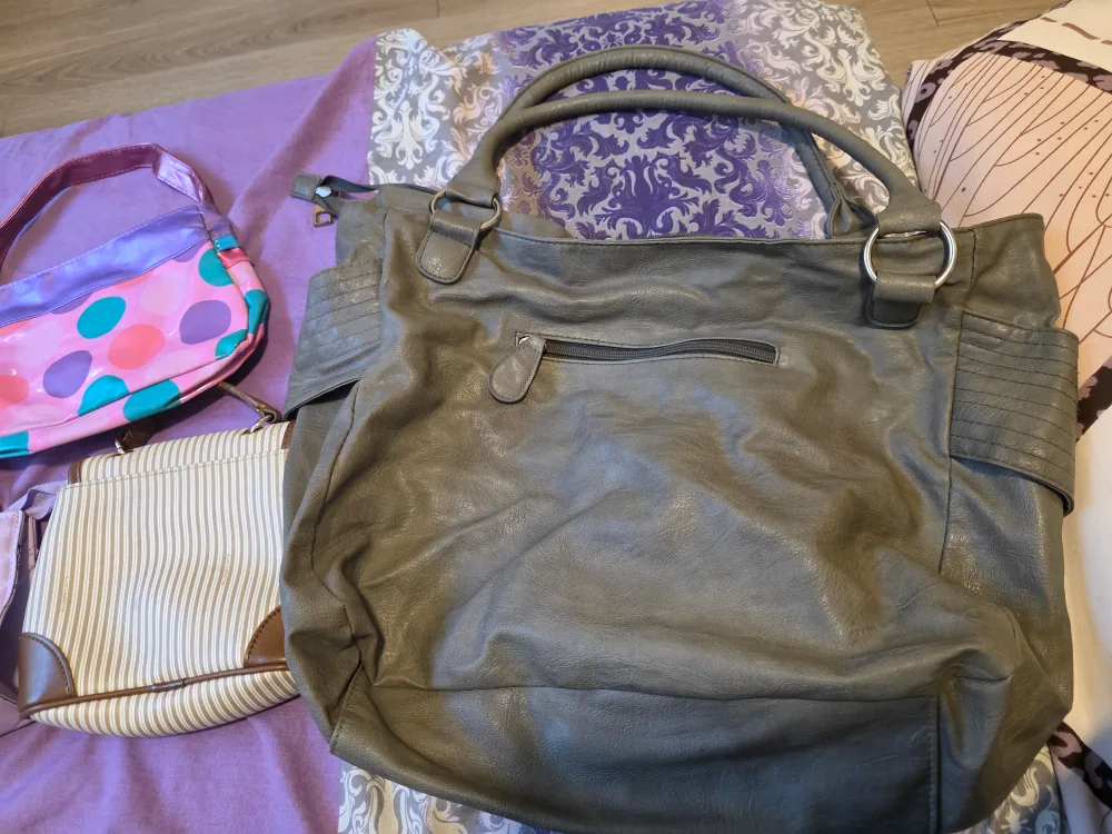 Assorted Kids Purses and Bags image indicator(9)