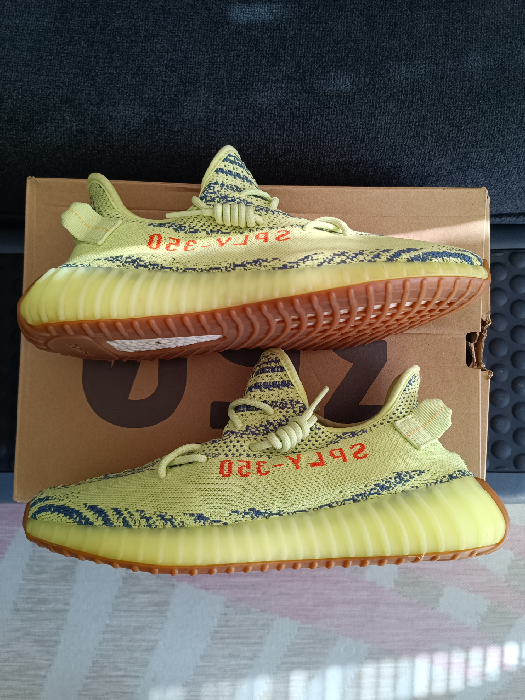 Adidas Yeezy Boost 350 V2 'Hyperspace' Size 11.5 - photo 3