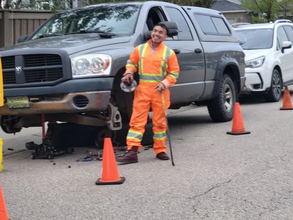 Flat tire repair mobile service or mechanics image indicator(2)