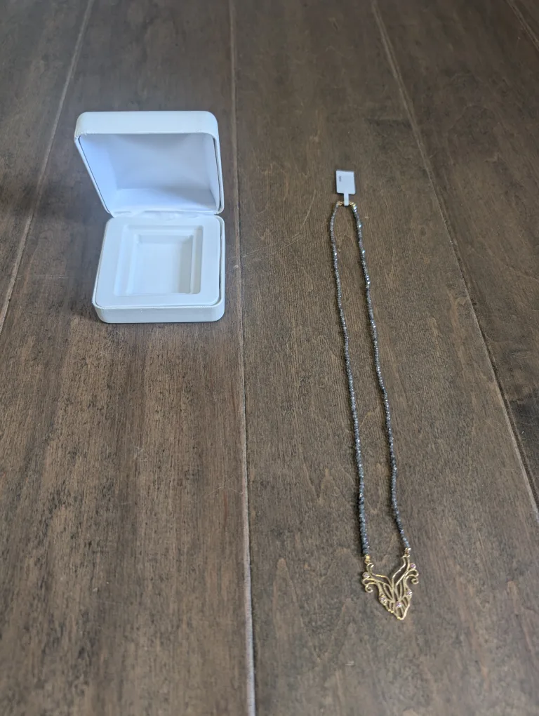 Brand New 10K Yellow Gold Diamond Necklace For Sale image indicator(2)