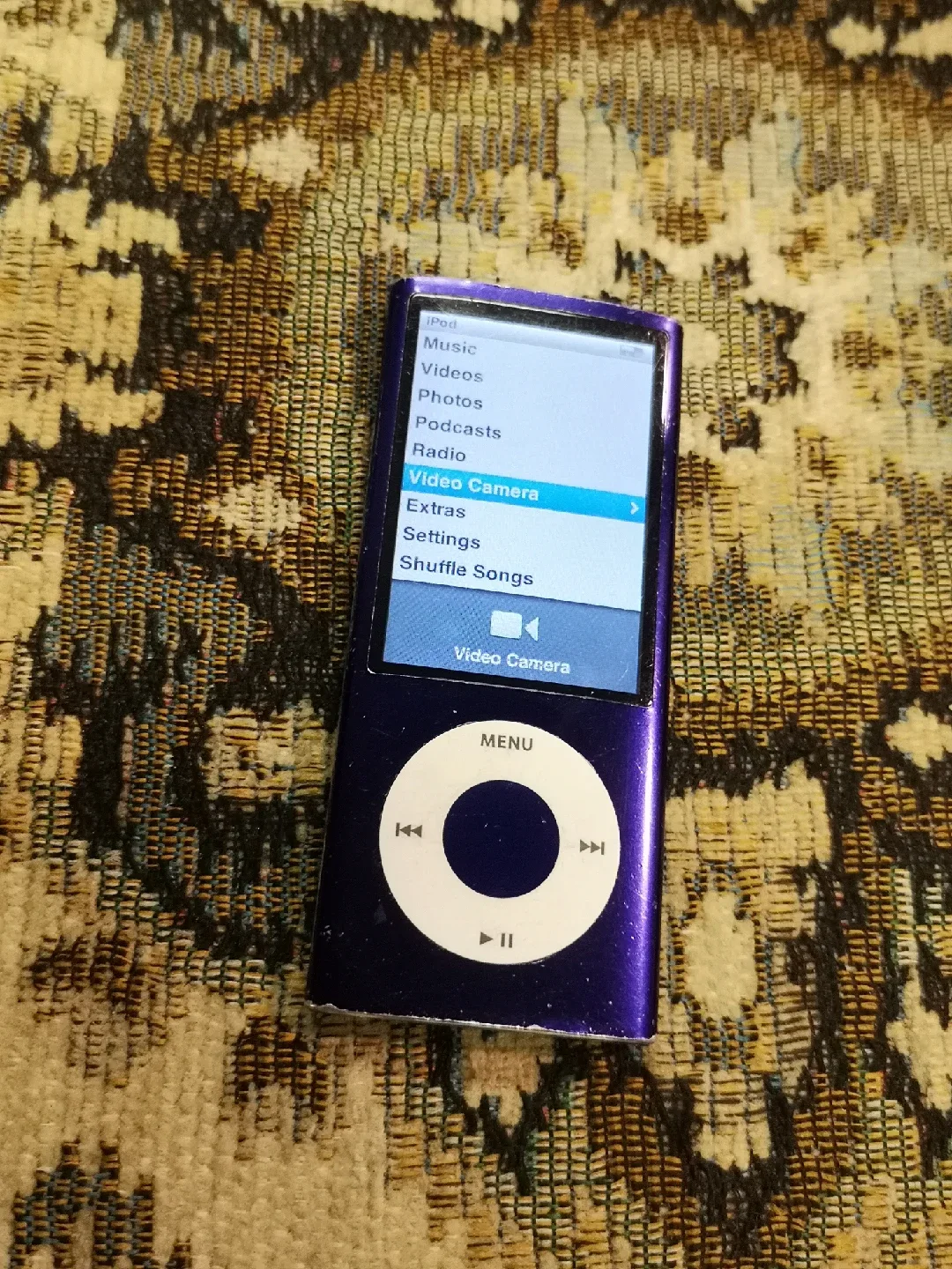 iPod Nano ~ 8GB 5th Generation ~ Camera + Mic image indicator(6)