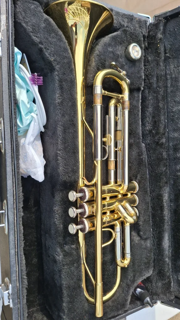Jupiter Trumpet with Case image indicator(4)