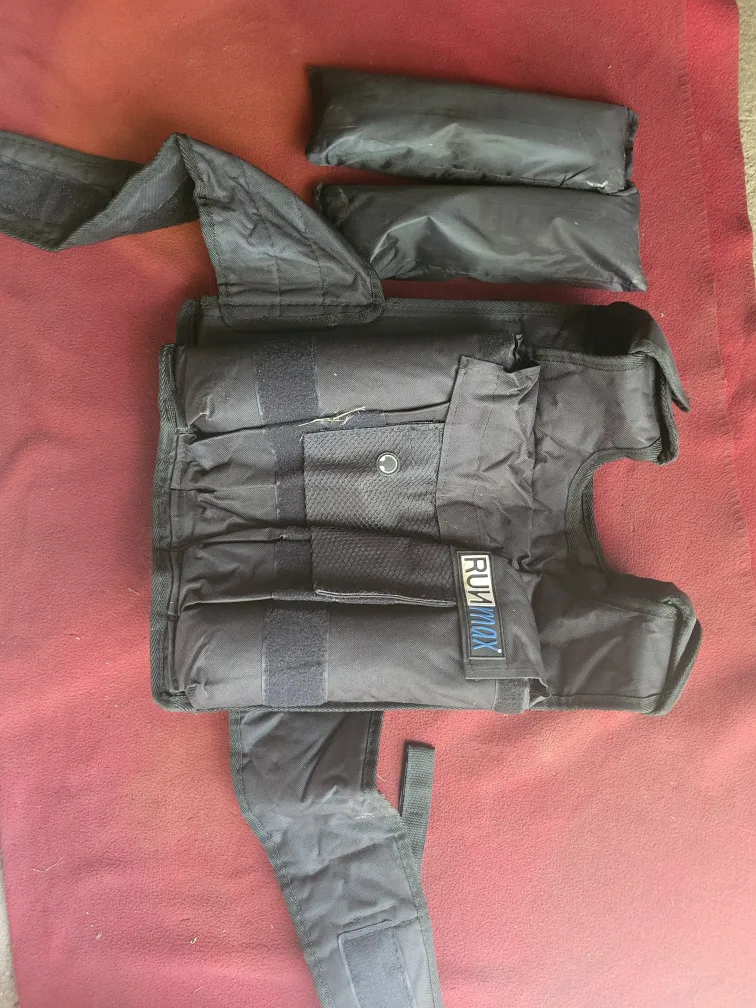 WEIGHT VEST  GOOD CONDITION  BEEN IN STORAGE thumbnail