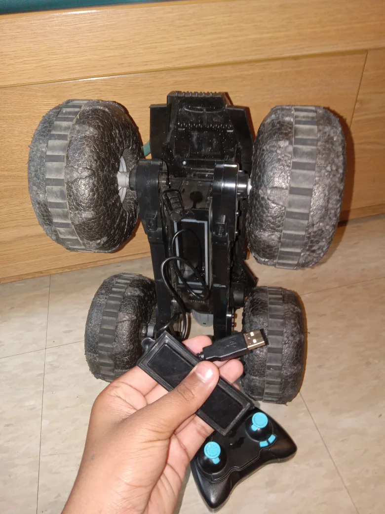 RC Batmobile Track image indicator(2)