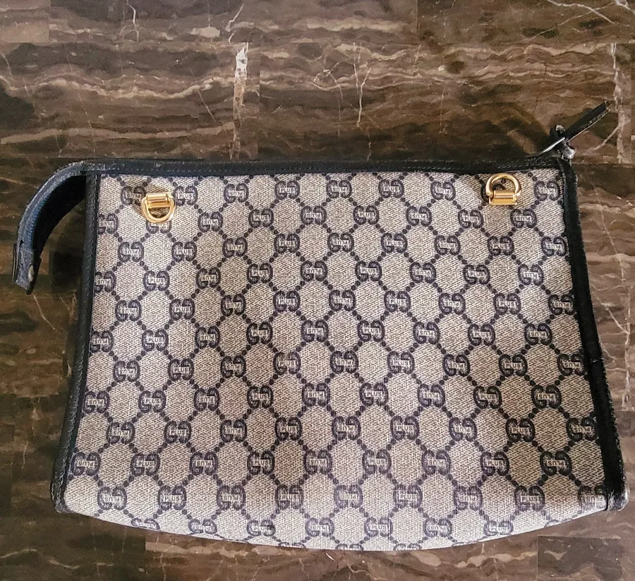 Autentic Gucci Plus Clutch/ Travel Bag image indicator(3)