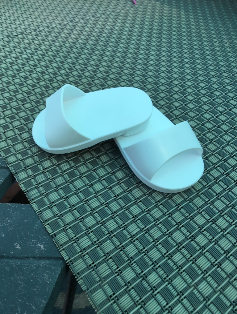My life as doll shoes!! need gone ASAP! - photo 2