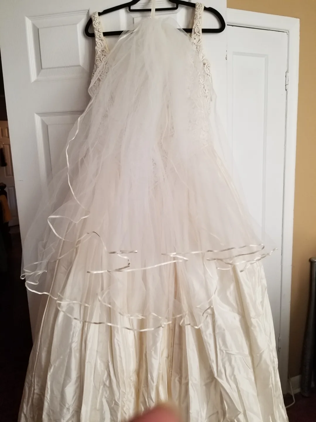 Wedding Dress and Veil Set image indicator(3)