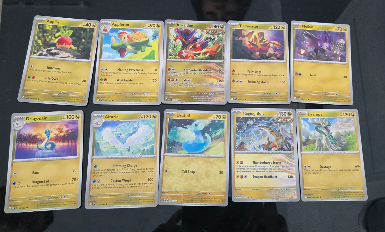 Pokemon Trading Cards - Lot of Assorted Cards image indicator(4)