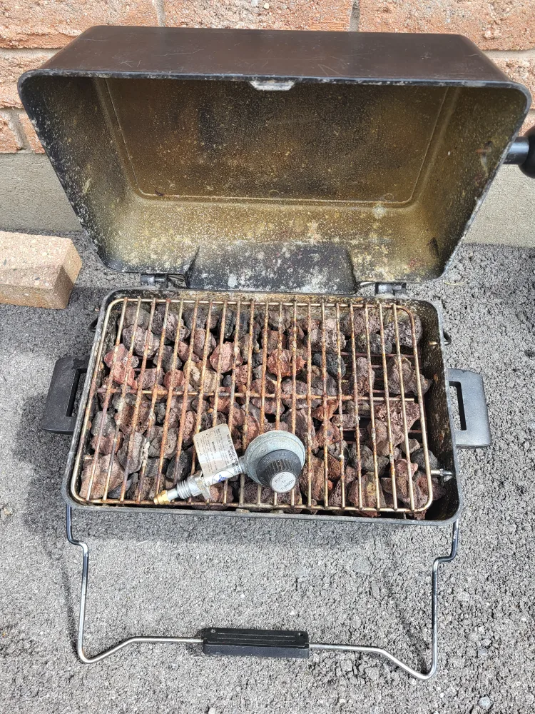 Portable Gas Grill with Ceramic Briquettes image indicator(3)