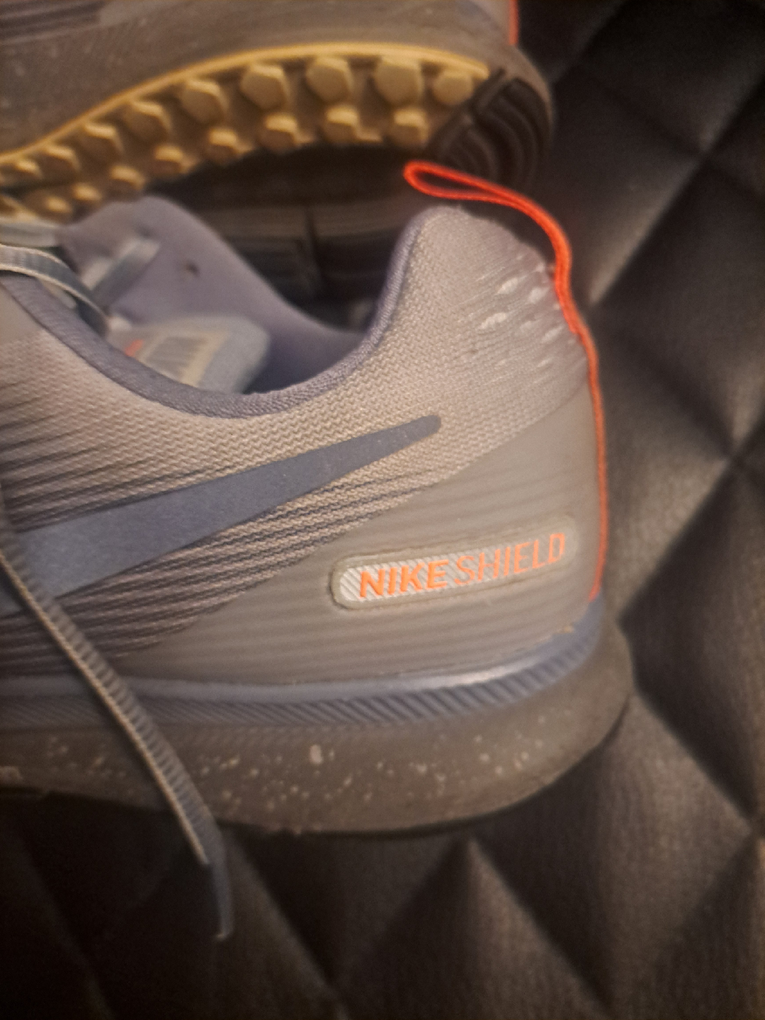 FREE ladies nike sneakers - photo 2