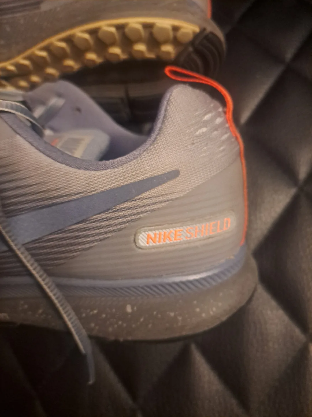 FREE ladies nike sneakers image indicator(2)