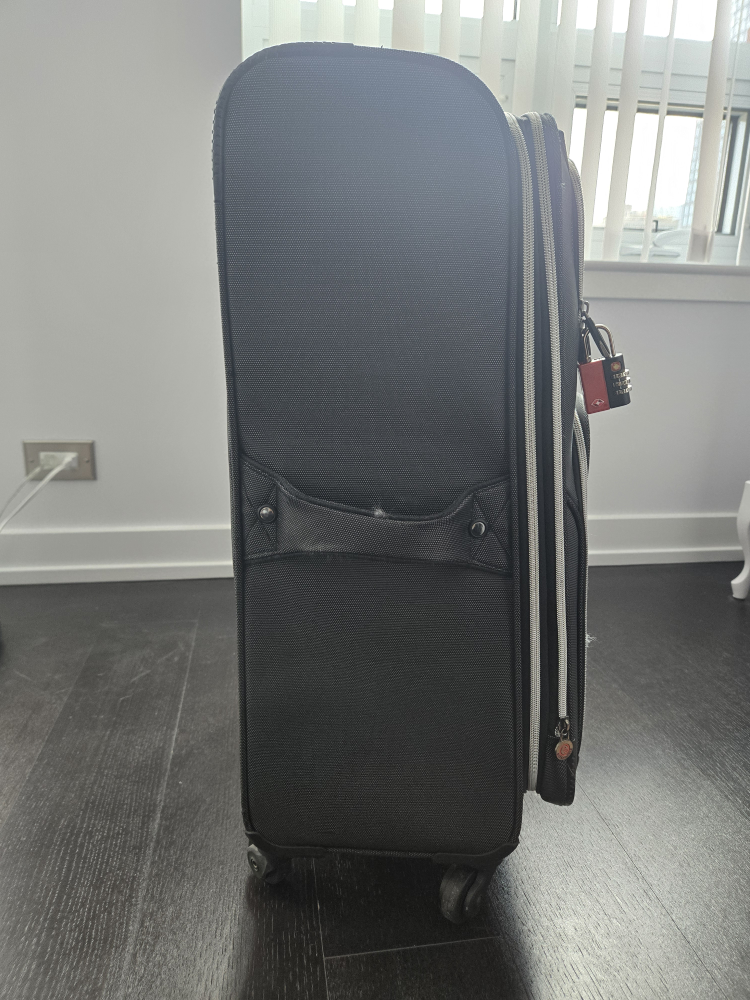 Air Canada Luggage - Check-In - Medium (Not Large) - photo 4