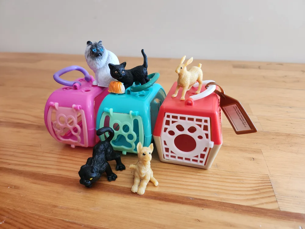 Littlest Pet Shop Carry Cases & Animals 🥕 image indicator(3)