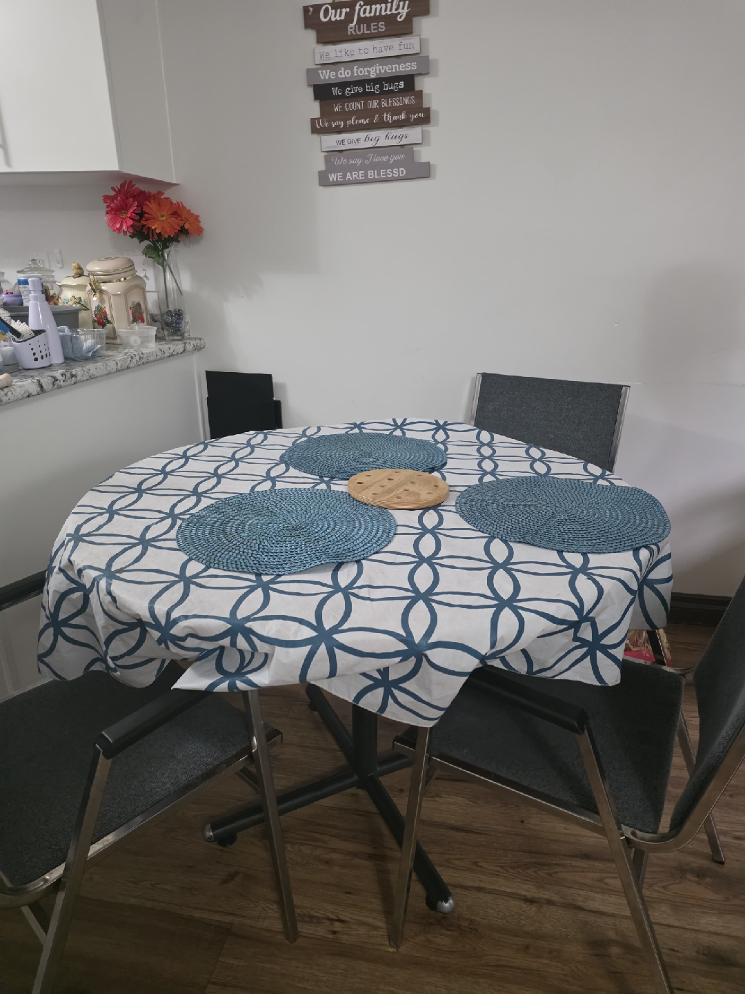 Round Wooden Table with 2Chairs