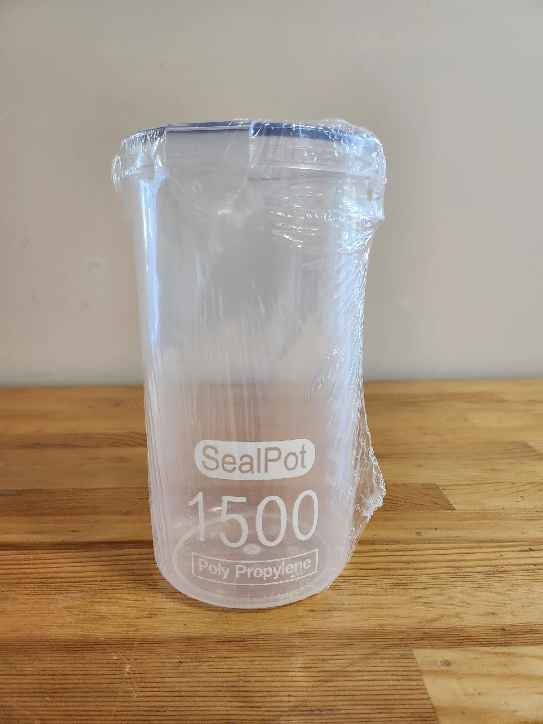 SealPot 1500ml Measuring Cup with Snap-On Lid thumbnail