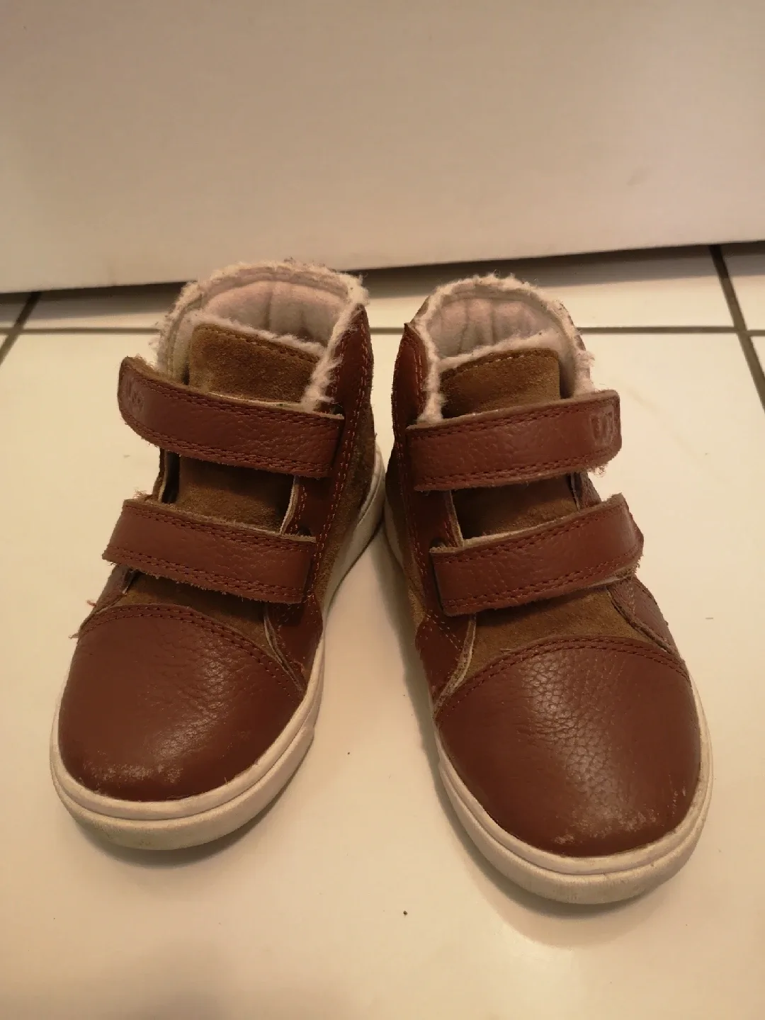UGG Brown Leather & Suede Ankle Boots - Size 7 thumbnail