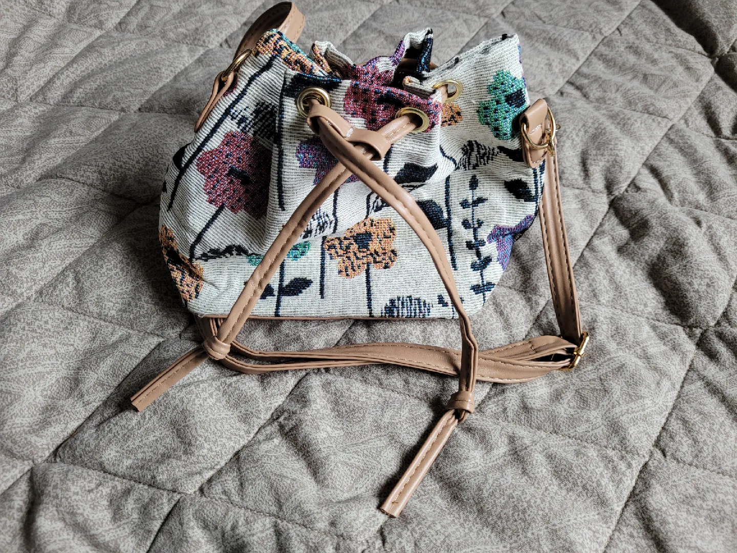 ���🥕 Women's Drawstring Clutch Bag image indicator(3)