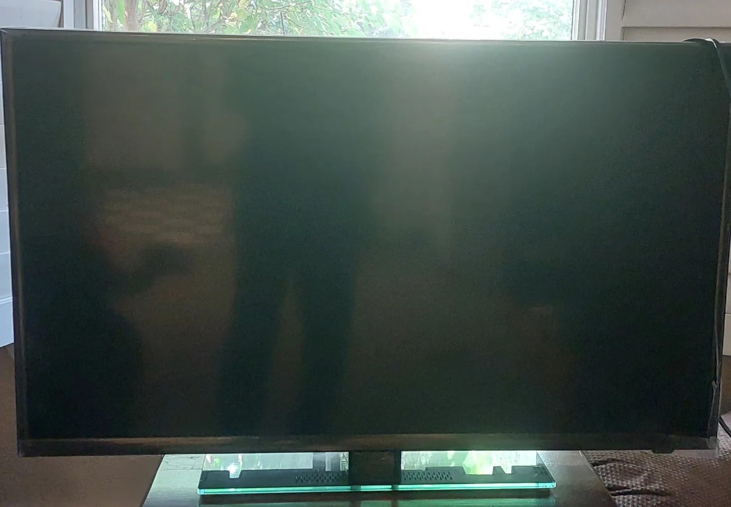 Insignia 40" LCD TV - Model NS-40D420NA16 thumbnail