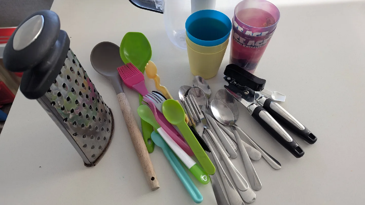 Mixed Kitchen items & Brita Water Filter Pitcher  🥕 thumbnail