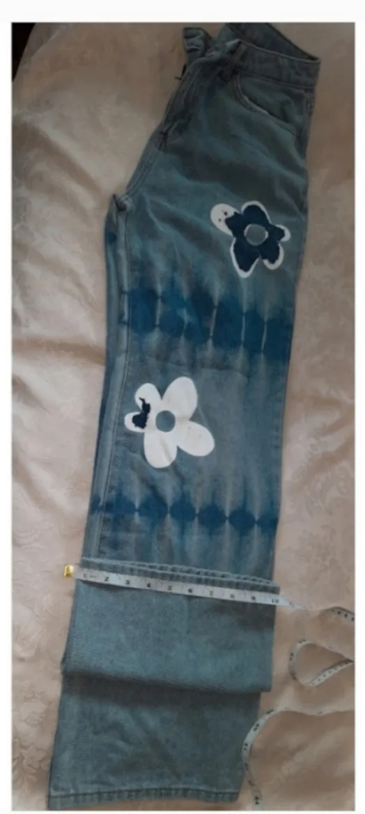 Hand-Painted Floral Design Jeans image indicator(2)