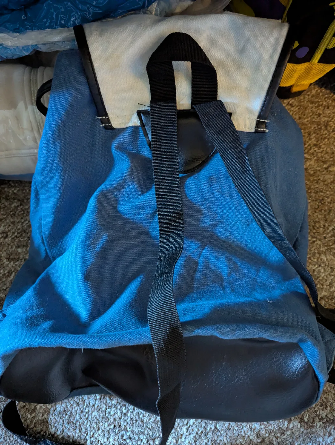 Riverdale Backpack image indicator(2)