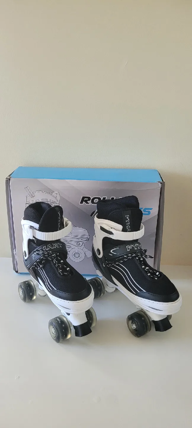 HXYW Kids Roller Skates - Adjustable, Like New! thumbnail