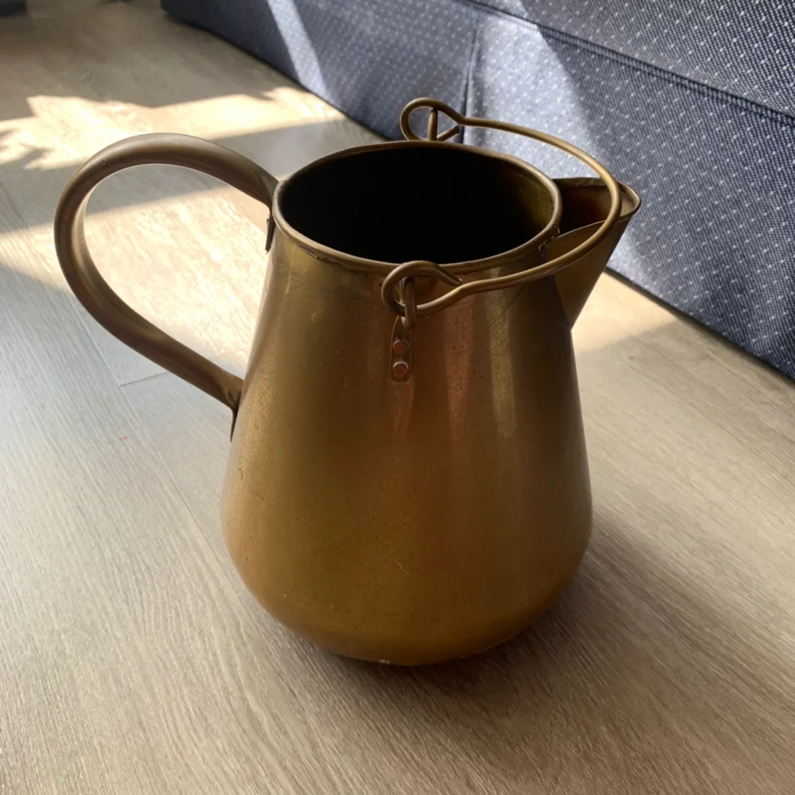 Antique water jug image indicator(4)