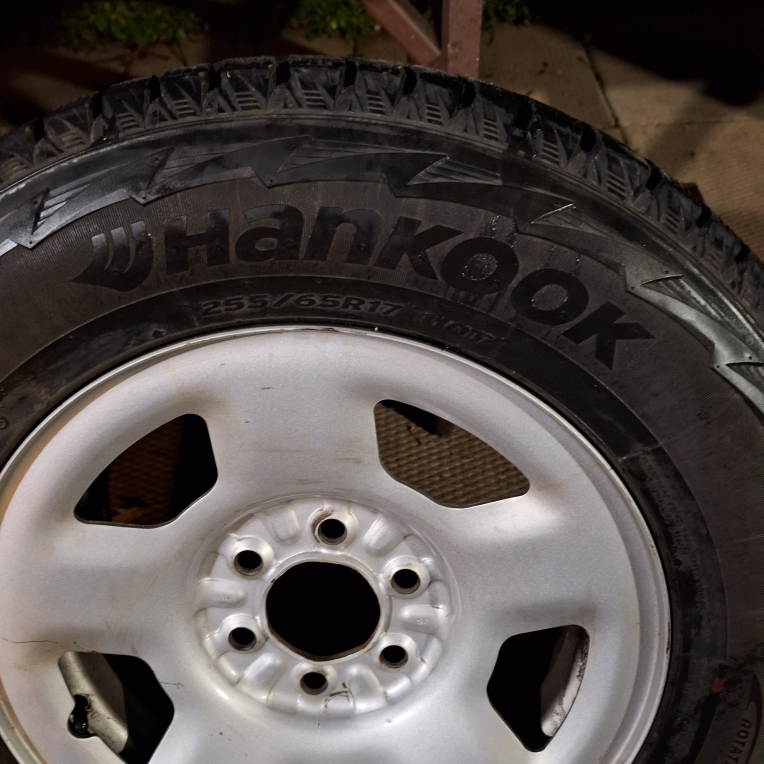 Hankook Winter i*Pike RW11 255/65R17 Tire  FordF150 - photo 3