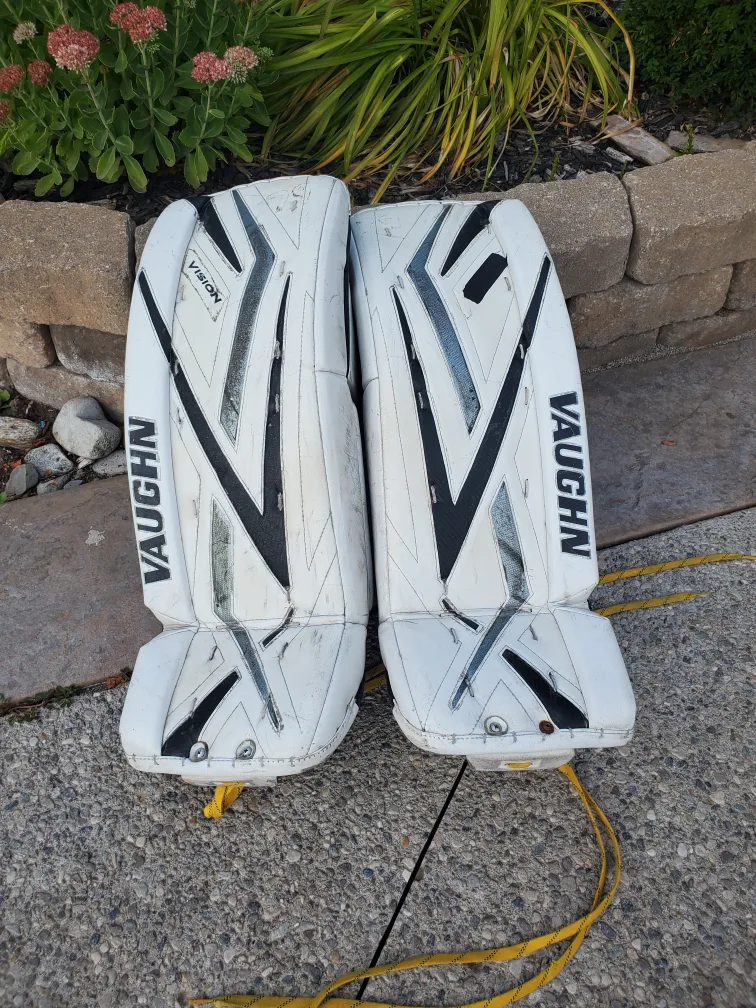 29" Goalie pads thumbnail