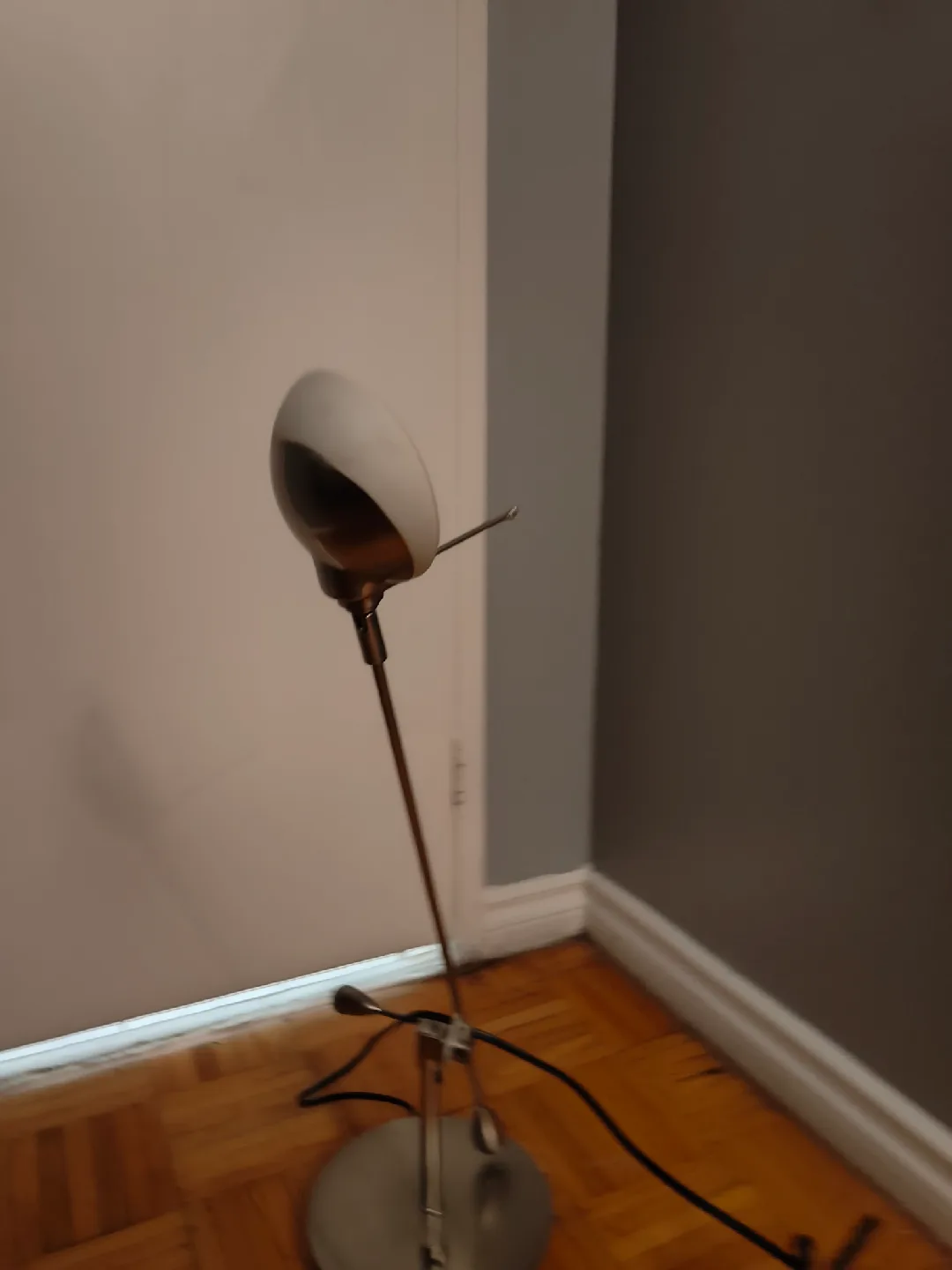 Vintage Style Desk Lamp image indicator(3)