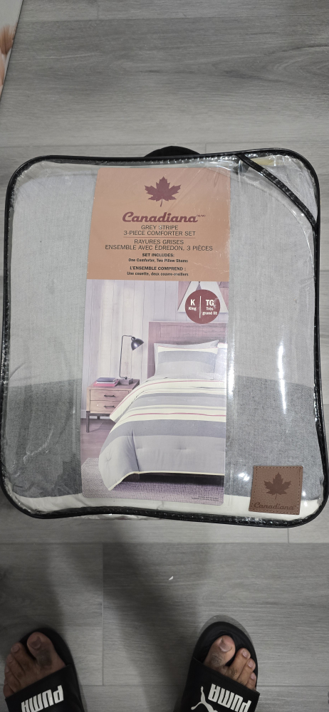 Canadiana Grey Stripe King Comforter Set - New