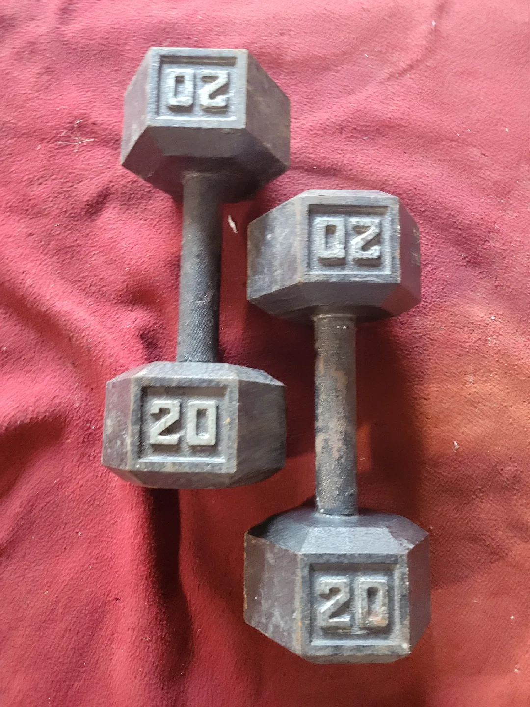 SET OF 20LB  HEXHEAD DUMBBELLS  TOTAL 40LB. thumbnail