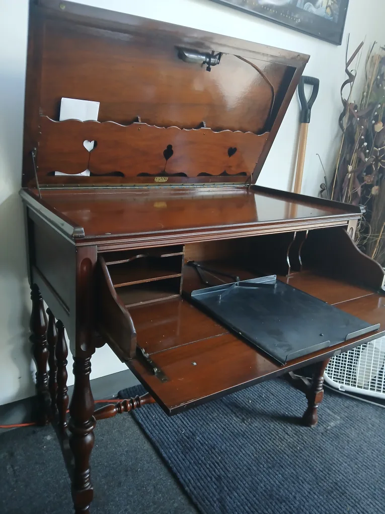desk thumbnail