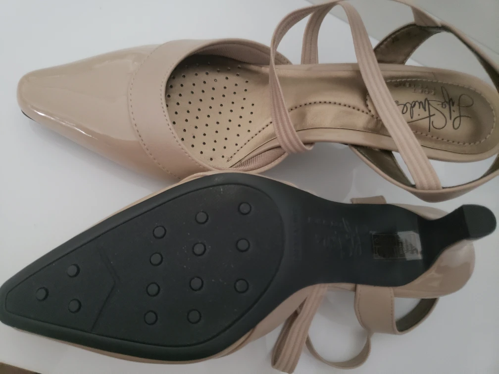 Life Stride Beige Heels Size 7.5 - photo 3